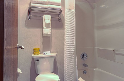 Kellogg Hotel | Silver Inn