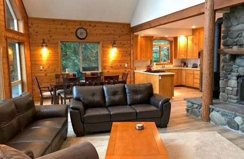 Maple Falls House | Silver Lake Cabin 7 - Lake Front - H-T - Pets Ok