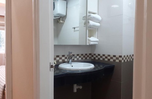 Hang Trong Hotel | simple 14 nha chung