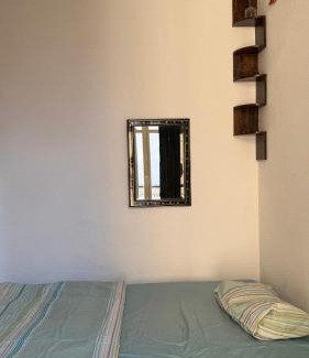 Mitte Apartment | Simple Room Berlin Mitte Artist and LGBTQ friendly