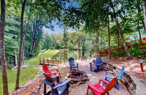 Blue Ridge House | Simply Devine at Water's Edge