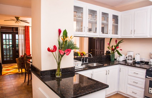 Marisule Apartment | Simply Heavenly! Large Self Catered Two Bedroom Apartment With Huge Pool