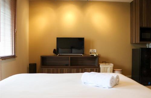 Duren Sawit Apartment | Simply Look Studio Room Gateway Park LRT City Jatibening Apartment By Travelio