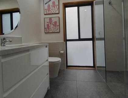 Sassafras House | Simply Sassafras - Hydrangea Suite - self-contained