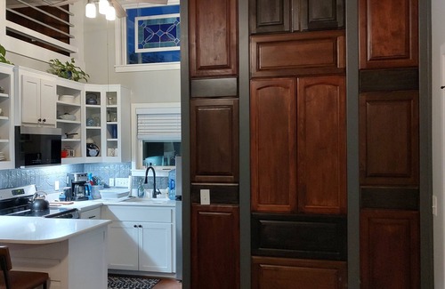 Red Rock Cottage | Simply Suite Retreat in Red Rock, Texas close to Lockhart, Bastrop, and COTA.