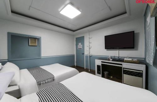 Daeheung-dong Hostel | Sinchon Sisters Hostel