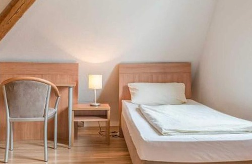 Geislingen an der Steige Apartment | Single room with shower or bath and toilet