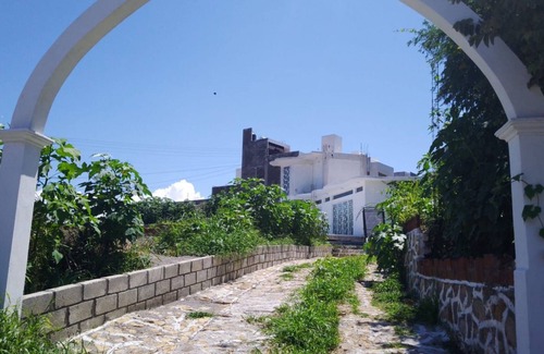 Tequesquitengo House | Single house in front of the lake