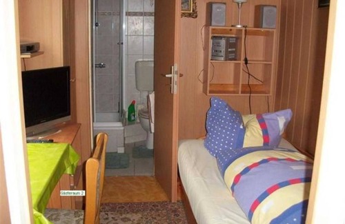 Neubrandenburg Cottage | Single room + extra bed (GR 2) - Haus Mellin