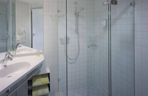 Hellerberge House | Single room, shower or bath, WC - Akademiehotel