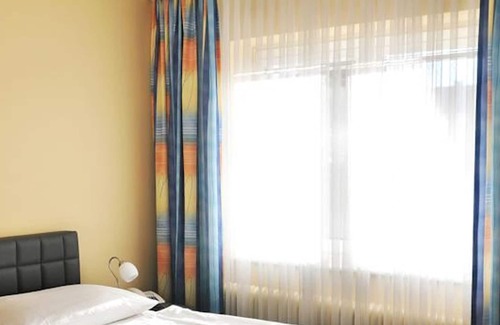 Schallmoos House | Single room with shower, toilet - Ganslhof, hotel