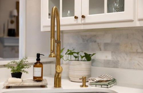 Jonesboro House | Sink into the Luxe Corner Tub at an Upscale, Spacious Home