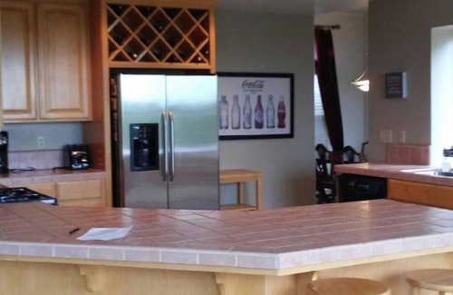 Lockeford House | Sip, Swim, Sleep Soak,Escape! Lodi wineries minutes away