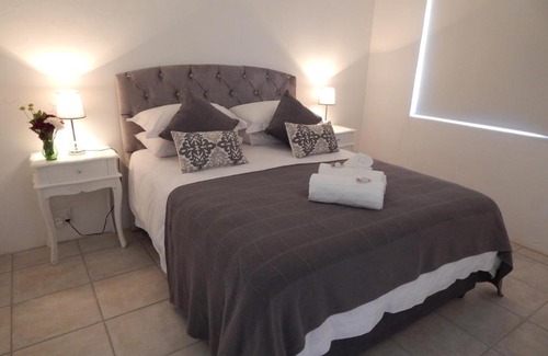 Ladismith House | Sipreslaan Selfsorg Gastehuis