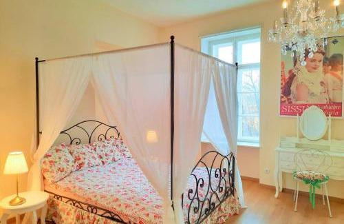 Reichenau an der Rax Apartment | Sisi-Schloss Rudolfsvilla - Trio - 12 Gäste