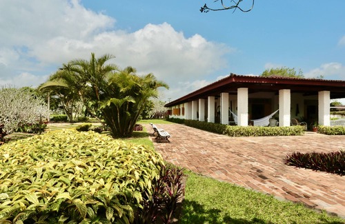 Novo Gravata House | Sitio dos Flamboyants - gorgeous property at the prime point of the hills
