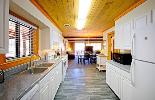 Red River Cabin | Sitzmark Sports