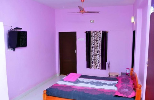 Uttamapalaiyam Hotel | Sixth Star Inn