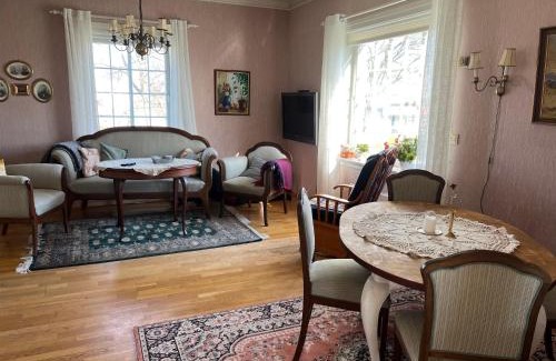 Orland Villa | Sjarmerende hus med veldig stort uteareal.
