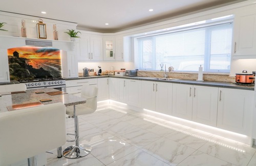 Coleraine Cottage | SJS COTTAGE, family friendly, with a garden in Castlerock