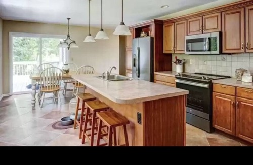Skaneateles House | Skaneateles Lake Retreat House-Lake access & boat launch. 4BR/3.5BA Pet Friendly