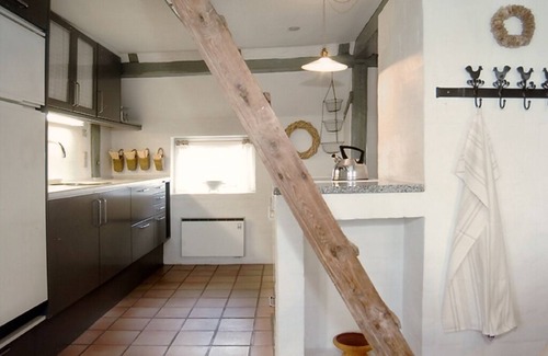 Nykobing Mors Cottage | Skarum, Mors. Beautiful thatchroofed holiday cottage located near the Limfjord