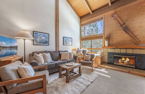 Truckee Condo | Ski condo with mountain view at Northstar.nPet-friendly