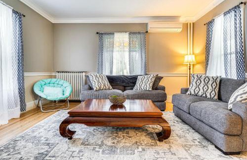 Rutland House | Ski, Hike and Fish Modern Rutland Home