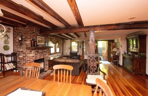 Glenwood House | Ski, hike or just relax. Historic grist mill sleeps 12. Stay in history!