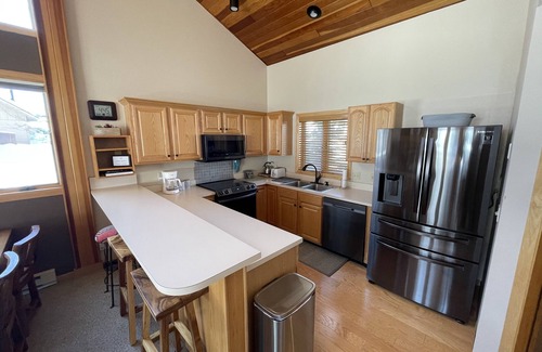 Big Horn Condo | Ski in/Ski Out Big Sky - Steps from the Bear Back Poma