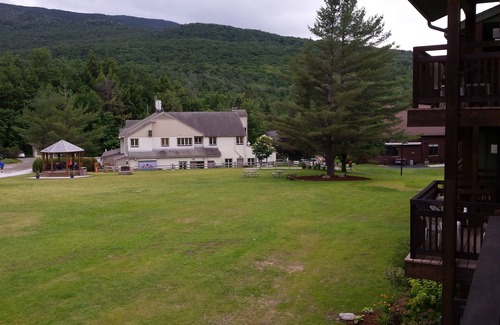 Jeffersonville Apartment | Ski-in/Ski-out Slopeside Studio Smuggler's Notch Resort - UPDATED LOWER RATES
