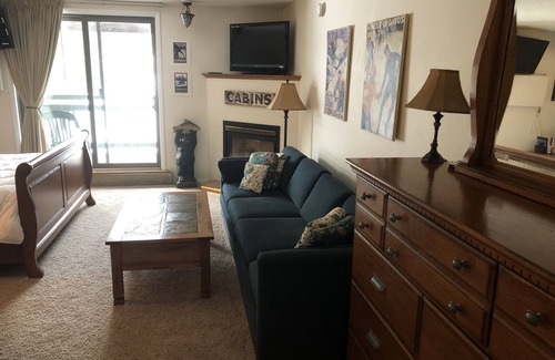 Jeffersonville Apartment | Ski-in/Ski-out Slopeside Studio Smuggler's Notch Resort - UPDATED LOWER RATES