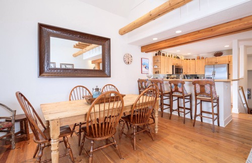 Saddle Ridge House | Ski-in/Ski-out w/Private Hot Tub & Pet Friendly in Moonlight - Saddle Ridge - Mountain Vista Chalet