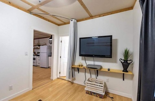 Flesherton Cottage | Ski season rental. Cabin located 10 min drive from Beaver Valley Ski club