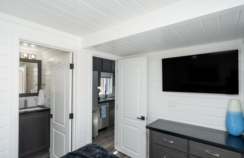 Parker Strip House | Skibatical, Private Fenced Yard at Roadrunner Resort