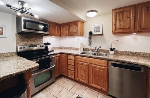 Cottonwood Heights House | Skiers Paradise — Modern 2BR, mins from resorts!