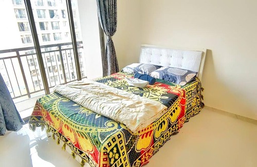Vasai Apartment | Sky High View~Premium & Budget friendly~Wifi~AC~TV