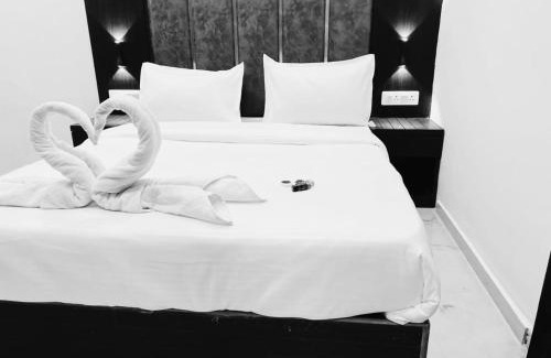 J B Nagar Hotel | Sky Suites By Glitz Hotels Nr Internatinational Airport Mumbai