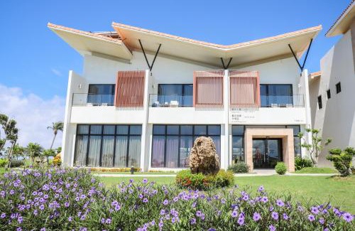White Sand Beach House | SkyeBay Club - Silver Pavilion