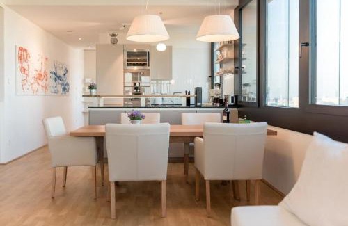Josefstadt Apartment | Skyflats City View