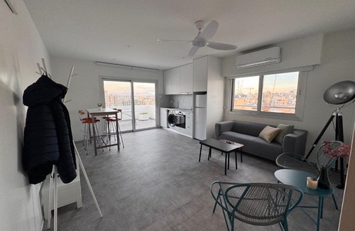 Lykabittos Apartment | Skyhigh Urban Apts
