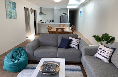 Falcon House | Skylight Retreat Falcon