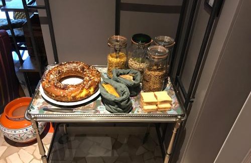 San Donato-San Vitale Bed & Breakfast | Skyline 1/7 B&B