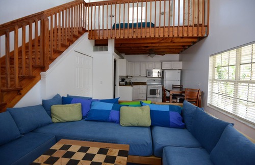 Jensen Beach House | SKYLINE LOFT IN DOWNTOWN JENSEN BEACH