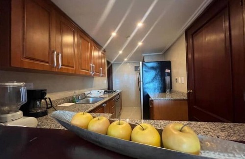 San Geronimo Apartment | Skyscraper Ocean/City view Suite+Breakfast Area