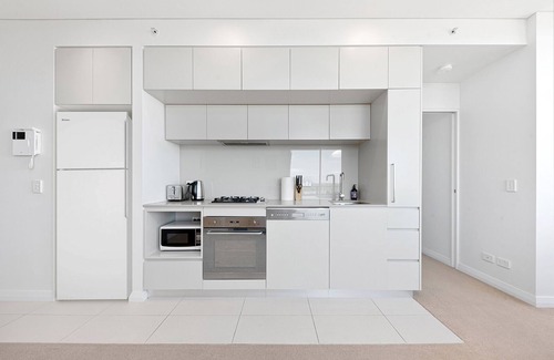 Burwood Apartment | Skyview Comfy Apt in Centre of Burwood