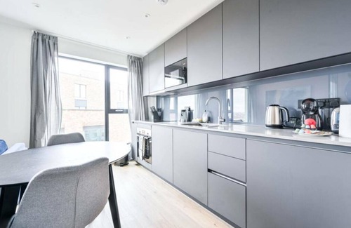 Canning Town North Apartment | Skyview East Pet Friendly Studio