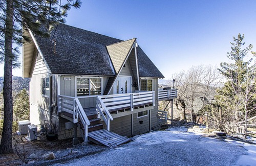 Lake Arrowhead House | Skyview House in the Arrowhead Mountains!