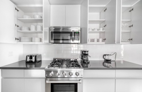 Sharon Heights Apartment | Sleek Menlo Park 2BR w/Pool, W/D, Gym, near 82, 101, 280, by Blueground