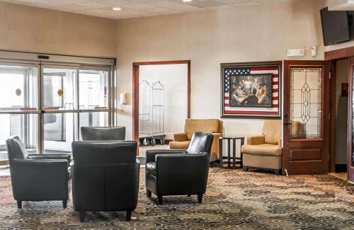 Minot Hotel | Sleep Inn & Suites Conference Center and Water Park